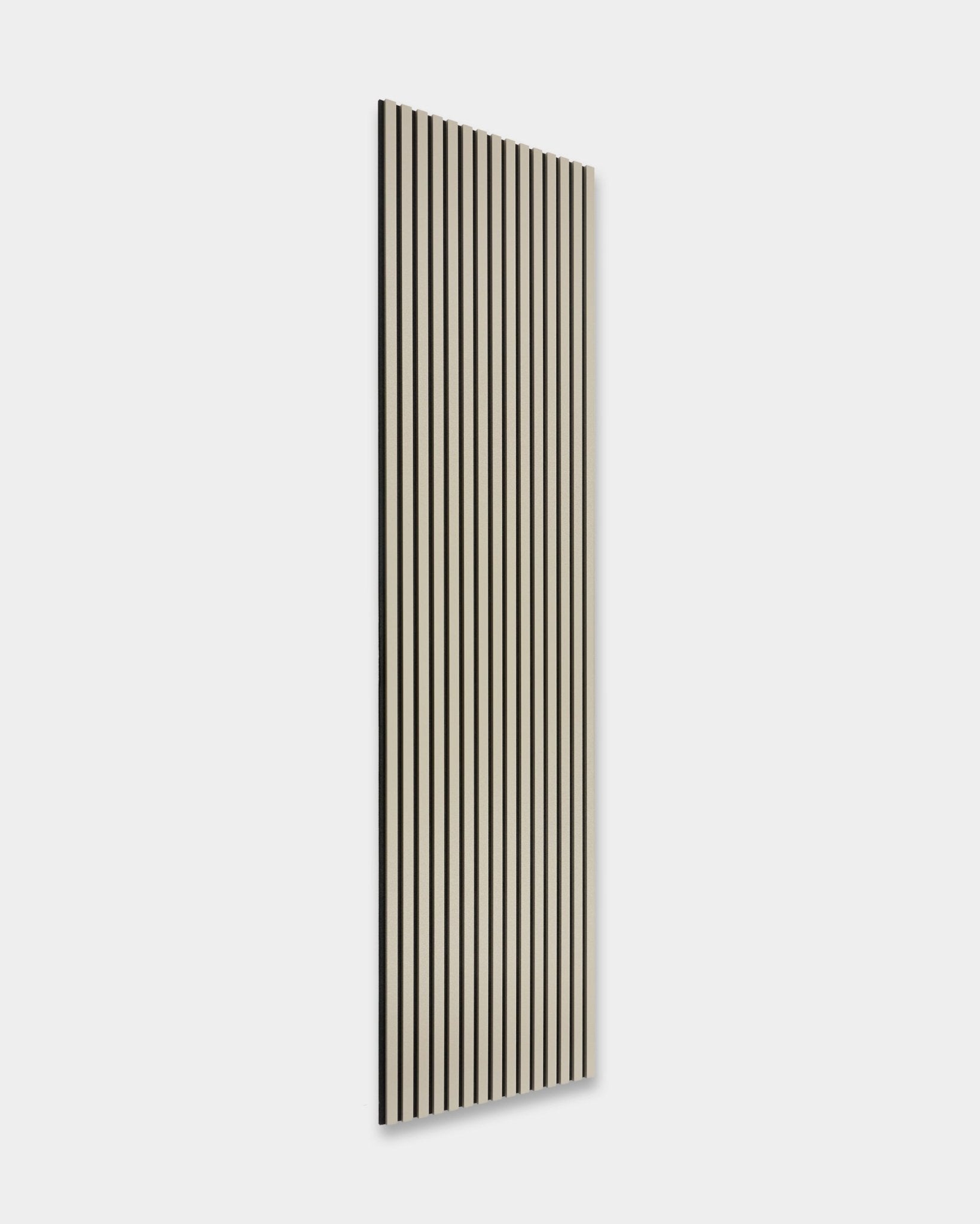 Hue | Akupanel / Stone de WoodUpp : panneau mural acoustique à lattes haut et rectangulaire, rayures verticales black et blanches, 240 x 60 cm, design minimaliste nordique.