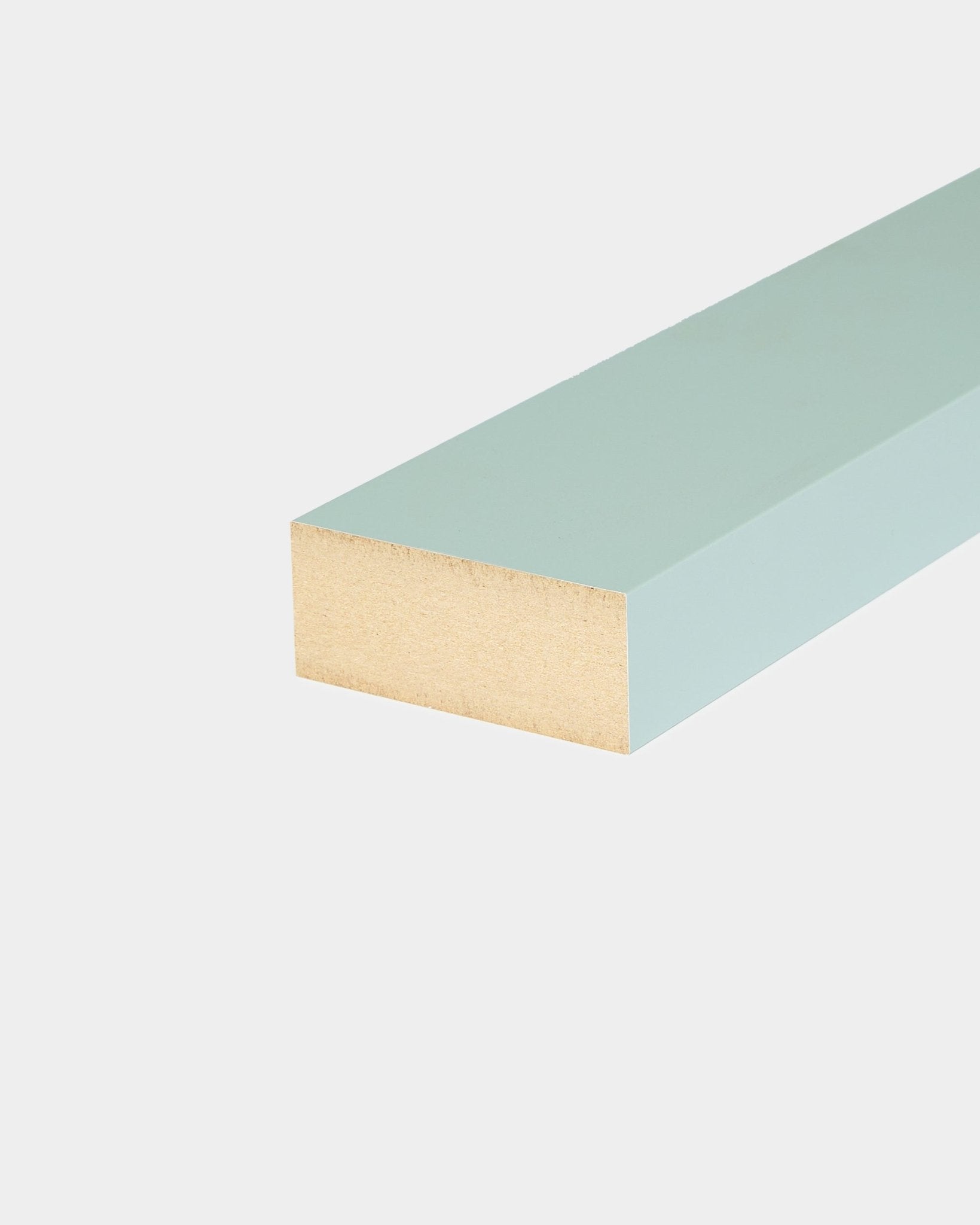 Lamelle de finition WoodUpp / Cloud, 6,7 cm, Panneau acoustique rectangulaire bleu clair avec cadre en MDF, conçu pour une installation sur Akupanel ou au mur.