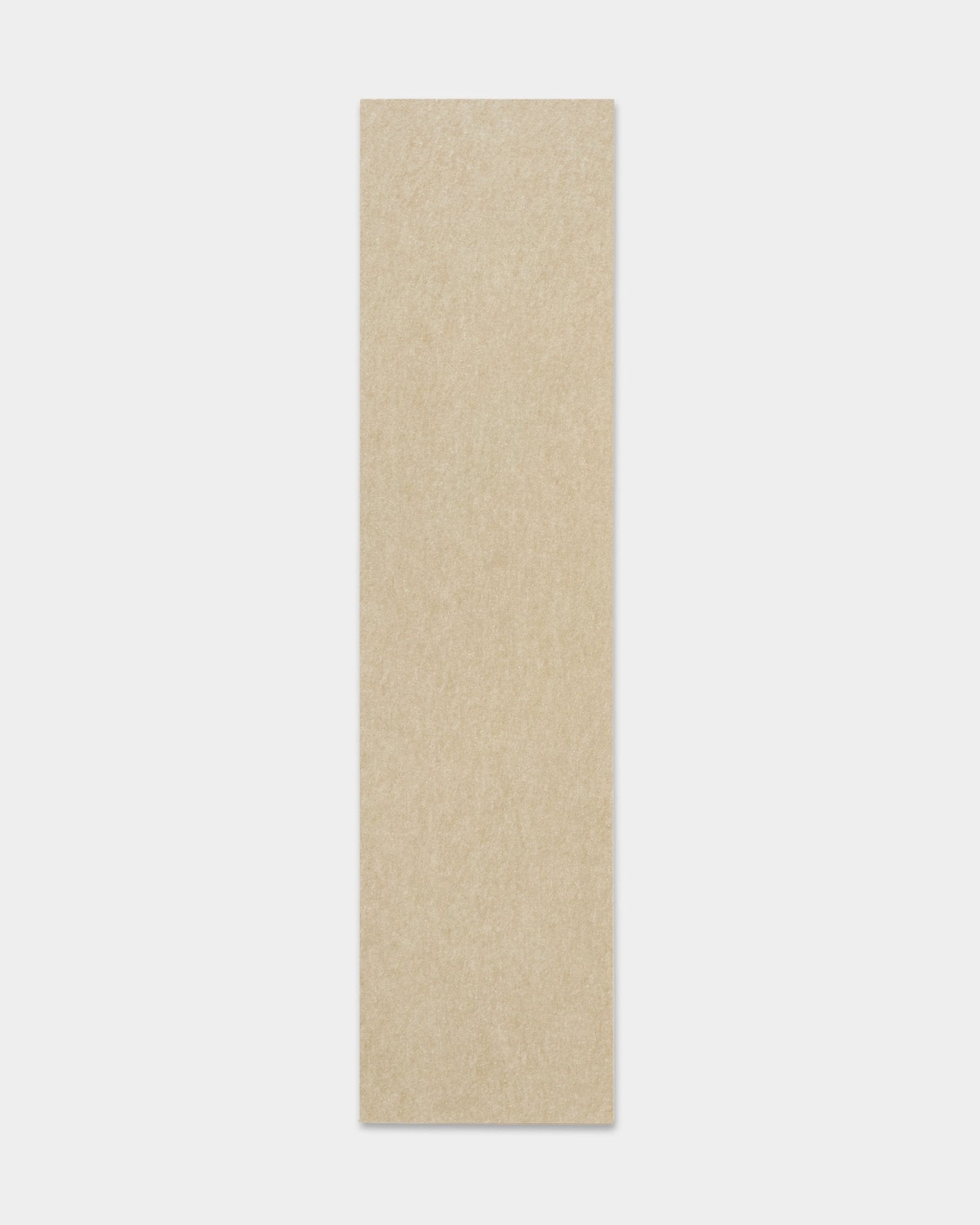 Akupanel Panneau acoustique de WoodUpp, 240,1 x 59,8 cm, avec support en feutre acoustique beige, forme rectangulaire, présenté sur un fond blanc.